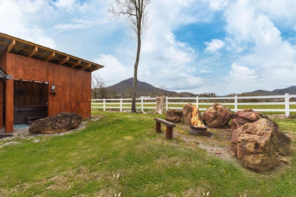 Romantic A-Frame Private Hottub Firepit Neargsmnp เซอเวียร์วีล ภายนอก รูปภาพ